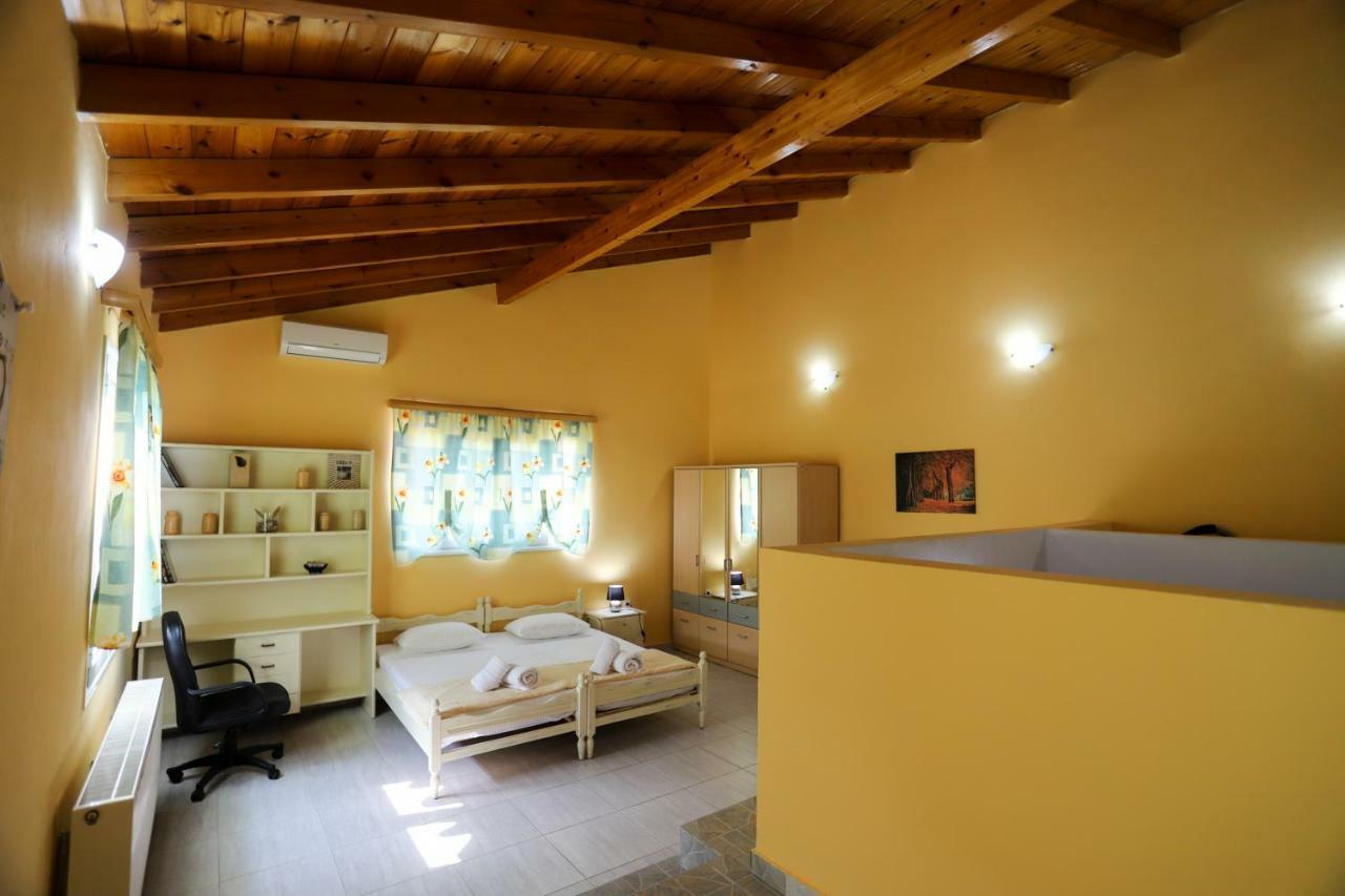 George'S Sweet N' Cozy Maisonette In Ipsos Corfu מראה חיצוני תמונה